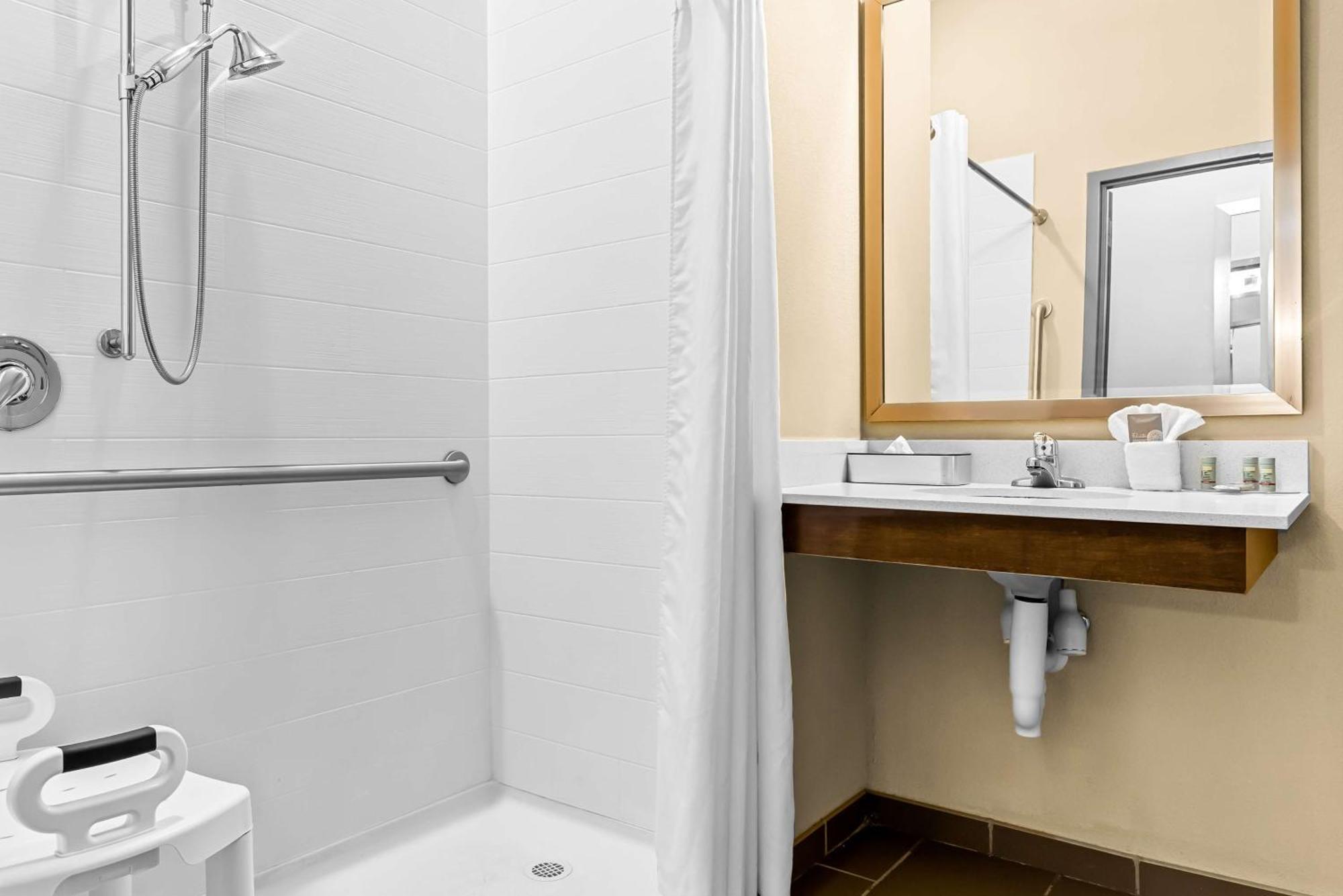 Best Western St. Louis Airport North Hotel & Suites Hazelwood Eksteriør bilde